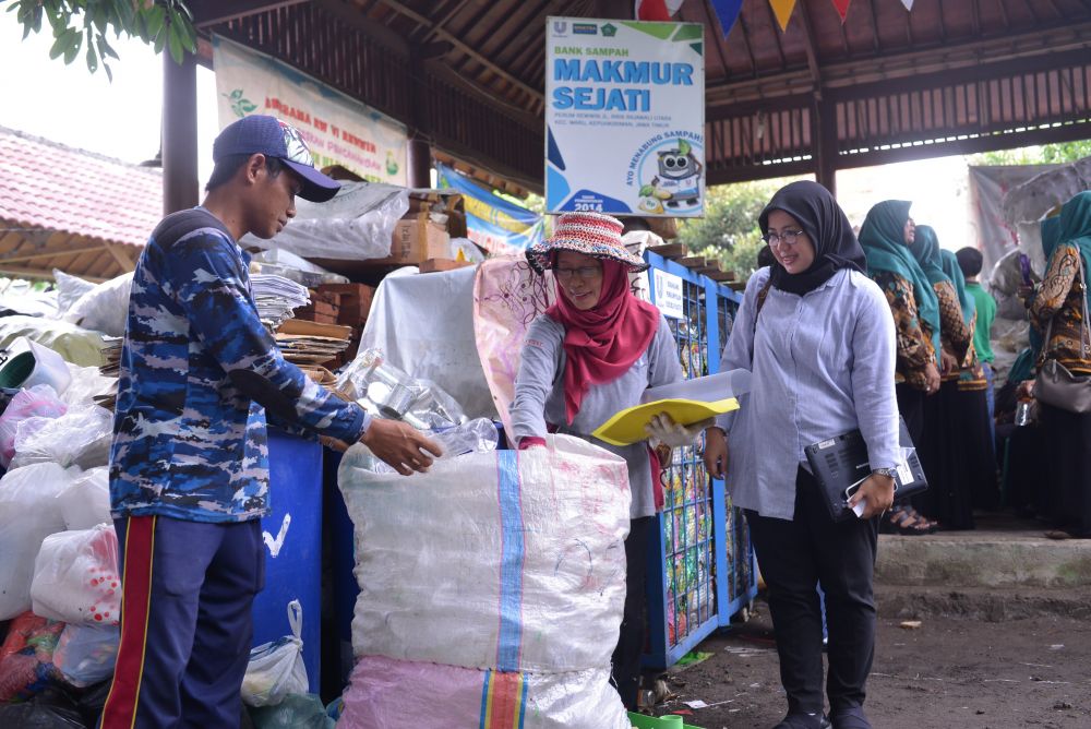daur ulang plastik bekas