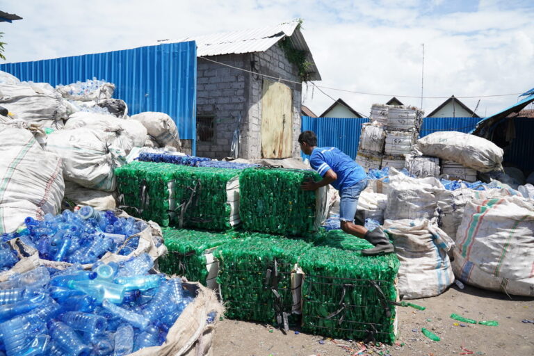 Manfaat Daur Ulang Sampah Plastik Bagi Lingkungan Sekitar