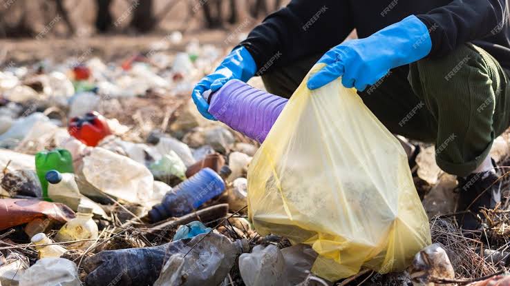 Cara Memanfaatkan Limbah Plastik, Mudah Loh!