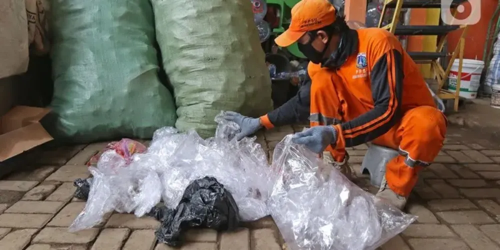 solusi untuk mengurangi pulosi sampah plastik