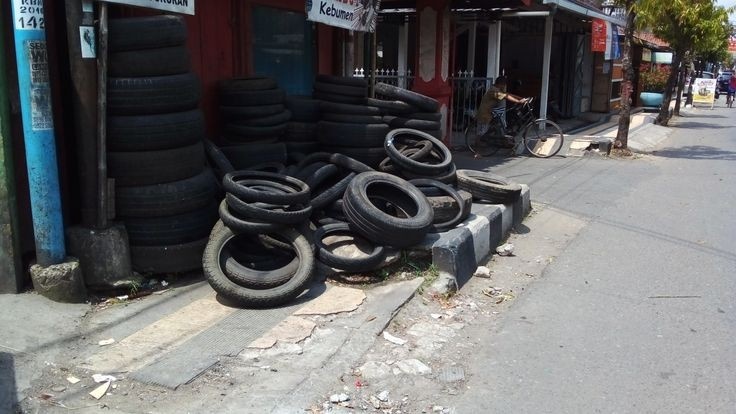 Bisnis daur ulang ban bekas