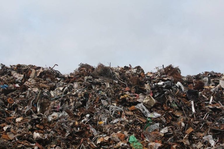 mengatasi sampah anorganik