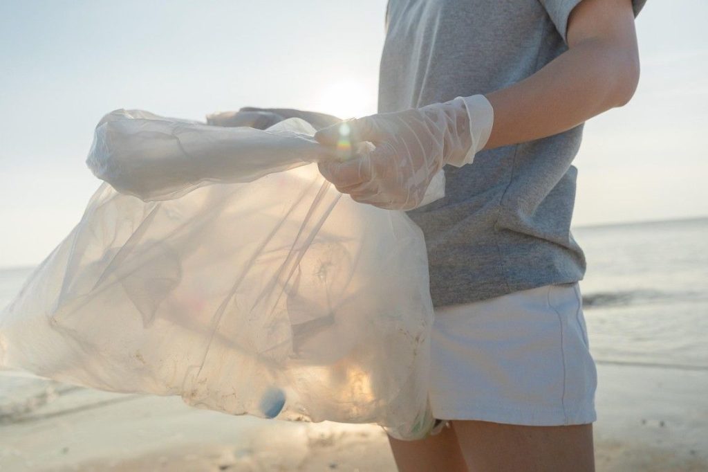 solusi mengatasi pencemaran sampah plastik