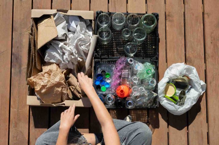 Usaha Daur Ulang Sampah Plastik