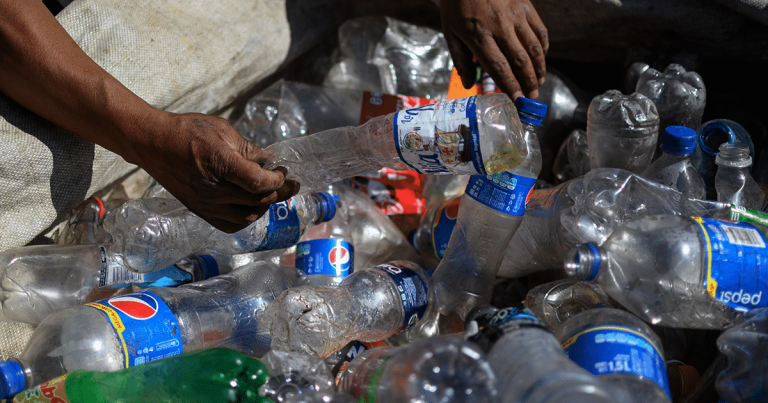 harga rongsokan botol plastik