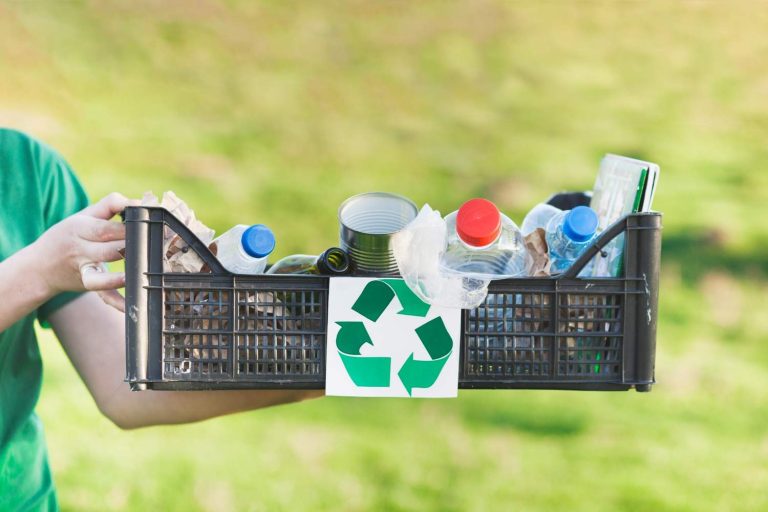 Barang Daur Ulang dari Botol Plastik yang Kreatif dan Mudah Dibuat