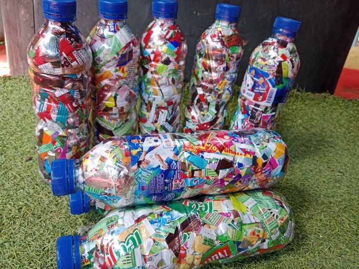 ecobrik [ memasukan kertas kedalam botol ]